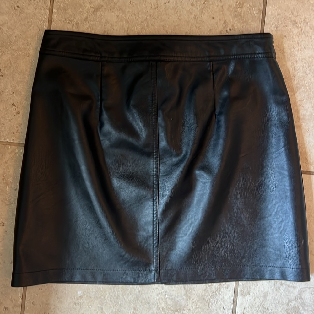 Jack by BB Dakota - Black Leather Skirt - Size 2 - Picture 3 of 3